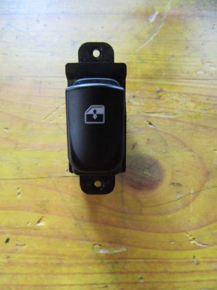 Picture of ELEKTRISCHER FENSTERHEBER RECHTS VORNE, HYUNDAI i20 (PB)