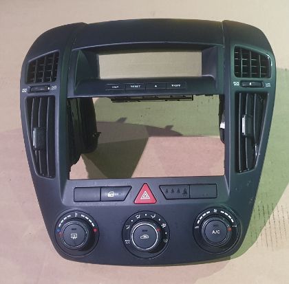 Picture of VERKLEIDUNG MITTE INKL. LUFTDÜSEN, CEED 1,6 CRDi (ED)