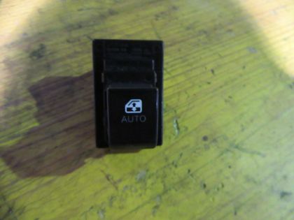 Picture of SCHALTER FENSTERHEBER RECHTS VORNE, KIA CEED (ED) 1,4