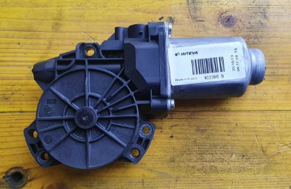 Picture of FENSTERHEBER MOTOR RECHTS VORNE, SPORTAGE 2.0 CRDi 4WD (SL)