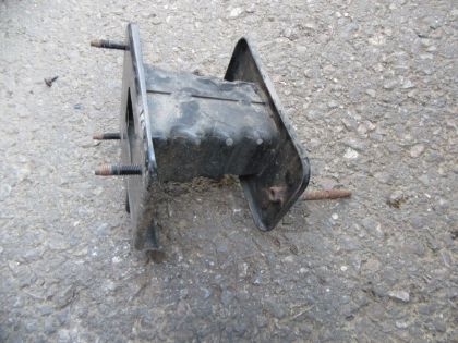 Picture of HALTERUNG STOSSSTANGENTRÄGER HINTEN LINKS, HYUNDAI i40