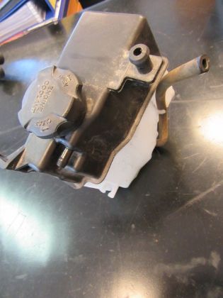 Picture of AUSGLEICHSBEHÄLTER KÜHLER, HYUNDAI i10 1.1 MPI Cool