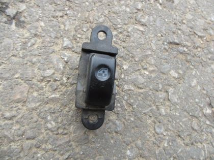 Picture of SCHALTER FENSTERHEBER RECHTS VORNE,  ATOS PRIME 99