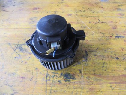 Picture of LÜFTER GEBLÄSE MOTOR, KIA CARENS II 2,0 CRDi