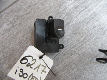 Picture of SCHALTER FENSTERHEBER RECHTS VORNE, HYUNDAI i30/i30CW (FD)
