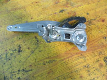 Picture of FENSTERHEBER MANUELL RECHTS HINTEN, KIA PICANTO (TA)