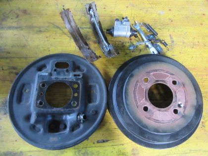 Picture of BREMSTROMMEL KOMPLETTSET LINKS HINTEN, KIA RIO (YB)