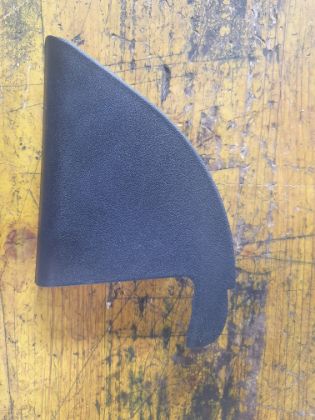 Picture of DREIECK VERKLEIDUNG INNEN TÜR RECHTS HINTEN, KIA RIO 1,2 (UB)