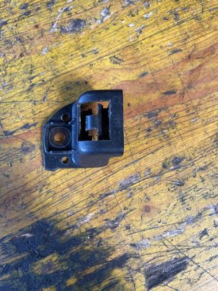 Bild von TRÄGER HALTERUNG SCHEINWERFER RECHTS, KIA RIO 1,2 (UB)