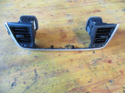 Picture of VERKLEIDUNG MITTE inkl. LUFTDÜSEN, KIA RIO (YB)