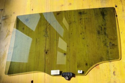 Picture of SEITENSCHEIBE LINKS HINTEN, SPORTAGE 2.0 CRDi 4WD (SL)