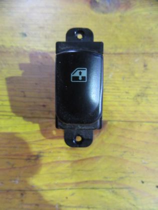 Picture of SCHALTER FENSTERHEBER RECHTS HINTEN, HYUNDAI SONATA 2,4 (NF)