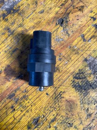 Bild von HÜLSE GESCHWINDIGKEITSSENSOR TACHOSENSOR TACHOWELLE, KIA CARENS II 2,0 CRDi