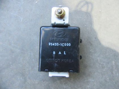 Picture of RELAIS HECKSCHEIBENHEIZUNG, HYUNDAI GETZ 1,5