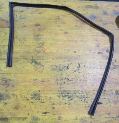 Bild von DICHTGUMMI SEITENSCHEIBE RECHTS VORNE, KIA SORENTO (XM) 2,2 CRDi 4WD