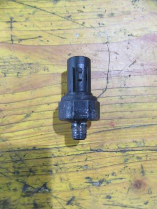 Bild von ÖLDRUCKSCHALTER, HYUNDAI ix35 (TUCSON 11) 4WD