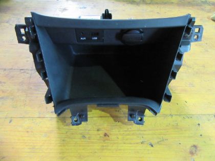 Bild von VERKLEIDUNG ABLAGEFACH ANSCHLUSS AUX/USB 12V, HYUNDAI i10 1,1 (IA)