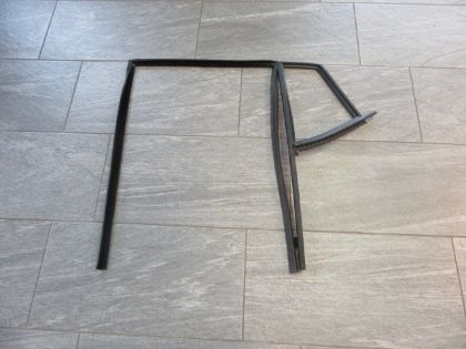 Bild von LAUFSCHIENE FENSTERSCHEIBE TÜR  HINTEN LINKS, HYUNDAI i10
