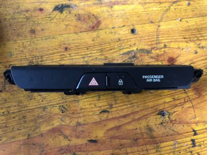 Picture of DISPLAY SCHALTER ANZEIGE WARNBLINKANLAGE LOCK/UNLOCK, KIA RIO (YB)