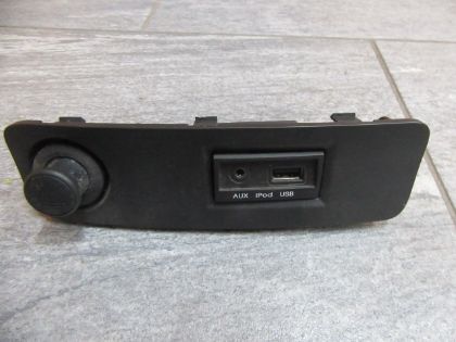 Picture of KONSOLE AUX/ iPOD/ USB ANSCHLUSS ZIGARETTENANZÜNDER, HYUNDAI i20 1,3