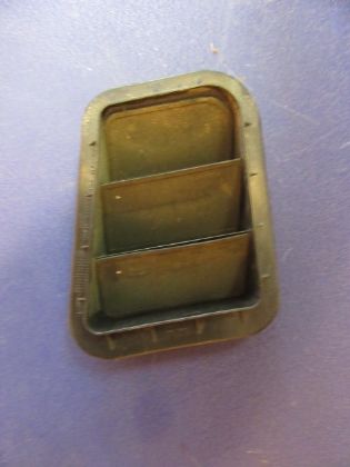 Picture of ZWANGSENTLÜFTUNG GITTER LUFT RECHTS HINTEN, KIA CEED (ED)