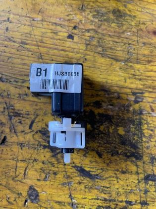 Picture of BREMSLICHTSCHALTER, KIA RIO 1,2 (UB)