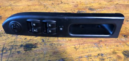 Bild von HAUPTSCHALTER FENSTERHEBER LINKS VORNE, KIA CARENS CRDi