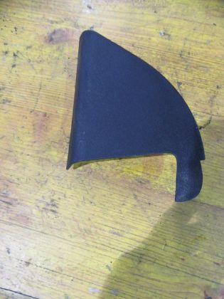 Picture of DREIECK VERKLEIDUNG TÜR INNEN RECHTS HINTEN, KIA RIO (UB)