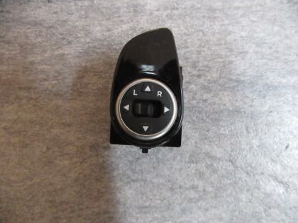 Picture of SCHALTER SPIEGELEINSTELLUNG, HYUNDAI i20 (GB) 1,25 LIMITED PLUS
