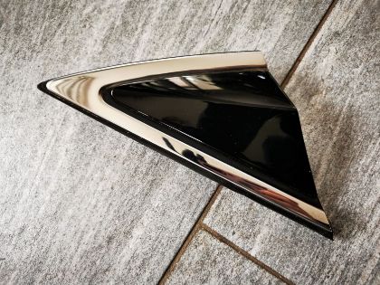 Picture of HYUNDAI i40 ZIEREINHEIT, DREIECK RECHTS