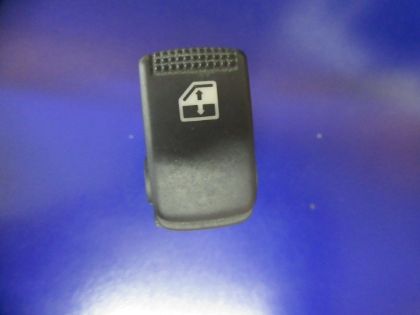 Picture of SCHALTER FENSTERHEBER BEIFAHRER, HYUNDAI GETZ 1.1 GL