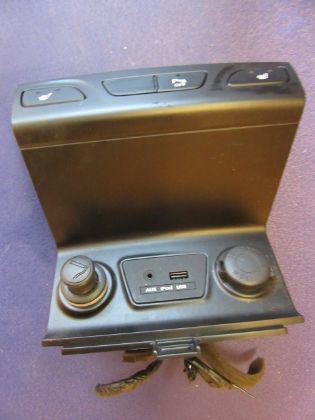 Bild von VERKLEIDUNG inkl. SCHALTER SITZHEIZUNG, ZIGARETTENANZUENDER, AUX/USB/iPod ANSCHLUSS, HYUNDAI IX35