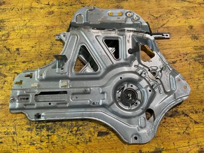 Bild von FENSTERHEBER ELEKTRISCH ohne MOTOR LINKS VORNE, KIA CARNIVAL (VQ)