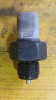 Bild von RÜCKFAHRLICHT SCHALTER, CEED 1,6 CRDi (ED)