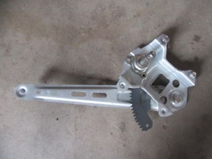 Picture of FENSTERHEBER MANUELL RECHTS HINTEN, HYUNDAI GETZ 1.1 GL