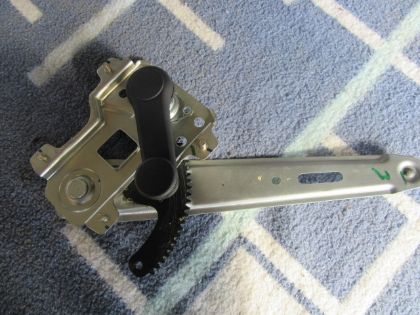 Picture of FENSTERHEBER MANUELL inkl. KURBEL RECHTS HINTEN, HYUNDAI i10 (PA)