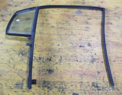 Bild von FIXELEMENT SEITENSCHEIBE inkl. LAUFSCHIENE RECHTS HINTEN, KIA RIO (JB) 1,4