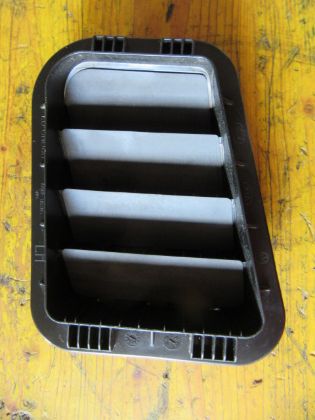 Picture of ZWANGSENTLÜFTUNG GITTER LUFT LINKS, KIA RIO (YB)