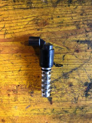 Bild von NOCKENWELLENSTELLVENTIL HINTEN AUSPUFFSEITE, KIA RIO (YB)